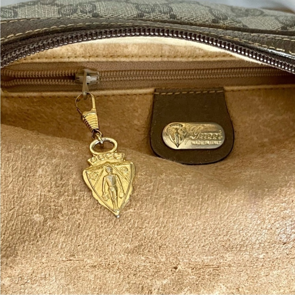 Gucci Micro GG Supreme Vintage Bag - Picture 3 of 11